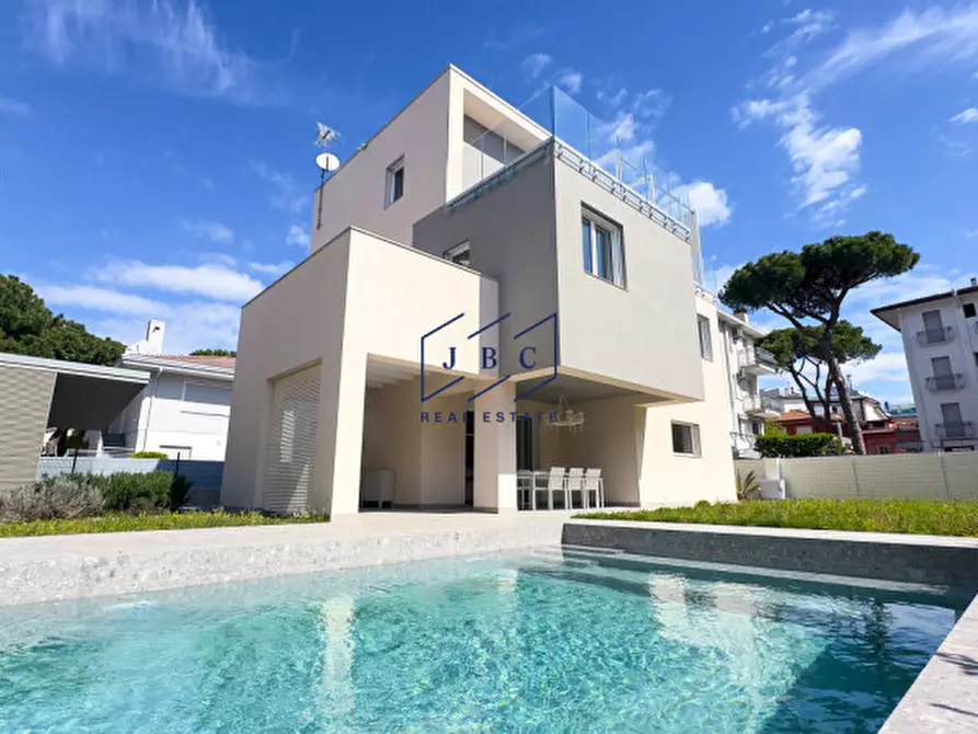 Immagine 1 di Casa indipendente in vendita  in Via Nicolò Tommaseo a Jesolo