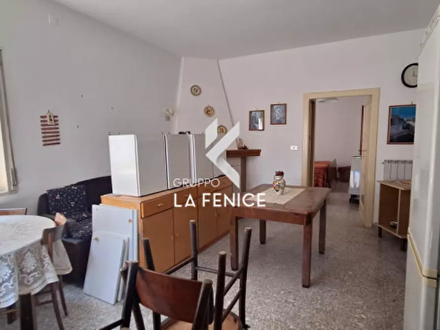 Immagine 44 di Appartamento in vendita  in Via Alberobello a Locorotondo
