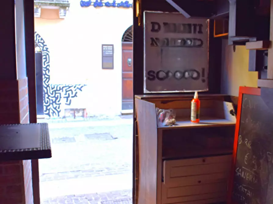 Immagine 5 di Negozio in vendita  in C.so G. Manthonè 38 a Pescara