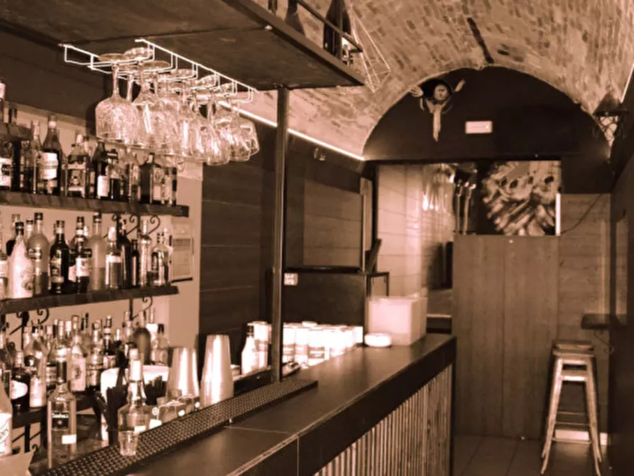 Immagine 6 di Negozio in vendita  in C.so G. Manthonè 38 a Pescara