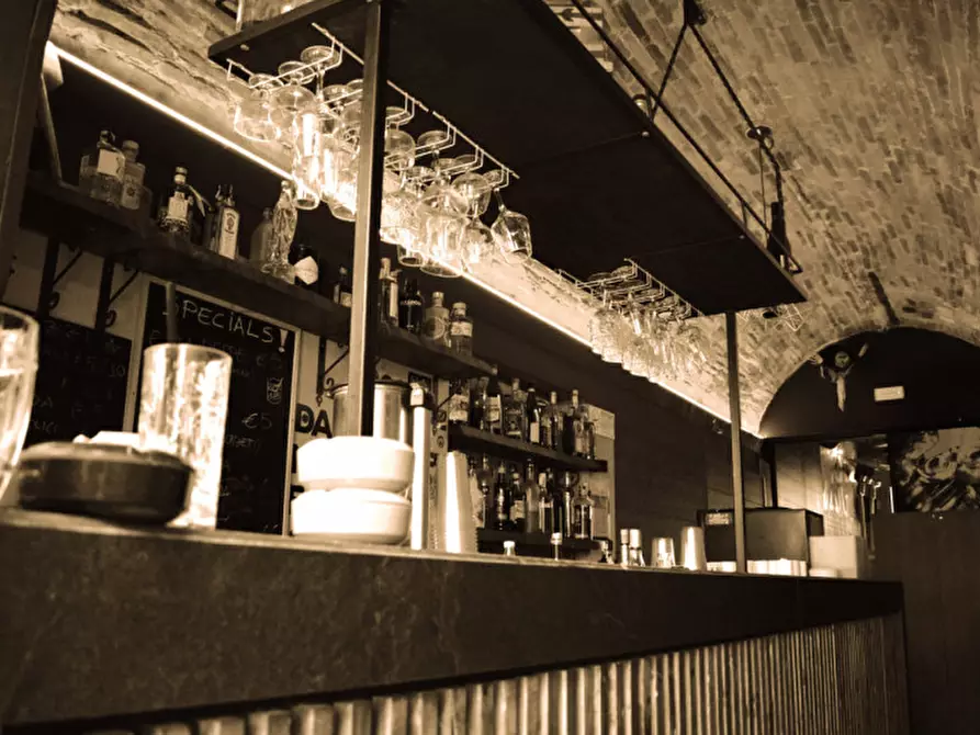 Immagine 7 di Negozio in vendita  in C.so G. Manthonè 38 a Pescara