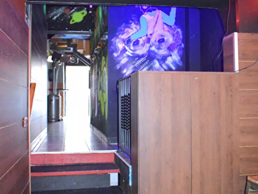 Immagine 10 di Negozio in vendita  in C.so G. Manthonè 38 a Pescara