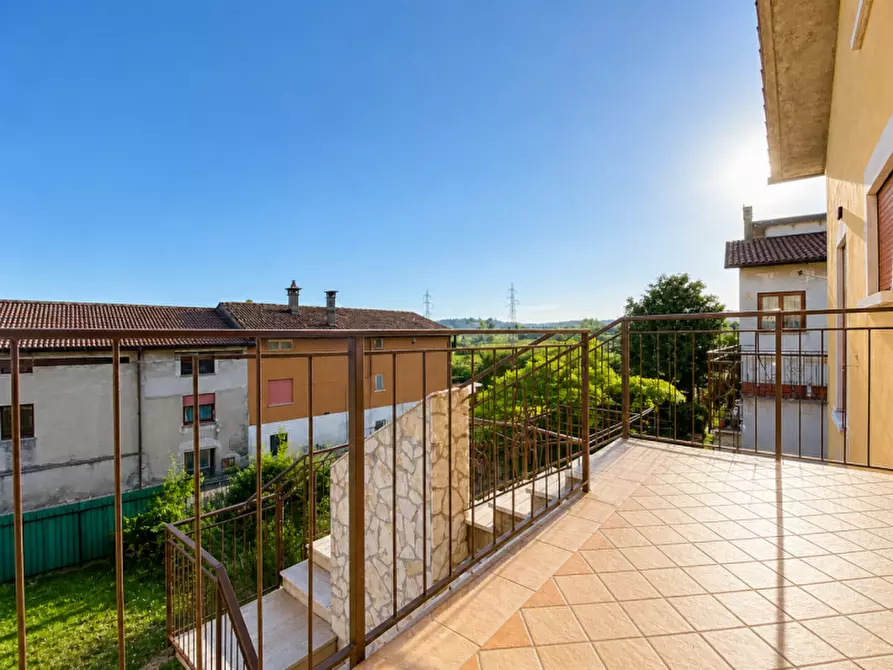 Immagine 3 di Casa quadrifamiliare in vendita  in Via Molini a Creazzo