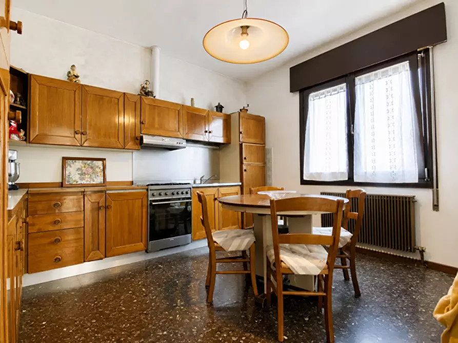 Immagine 5 di Casa quadrifamiliare in vendita  in Via Molini a Creazzo
