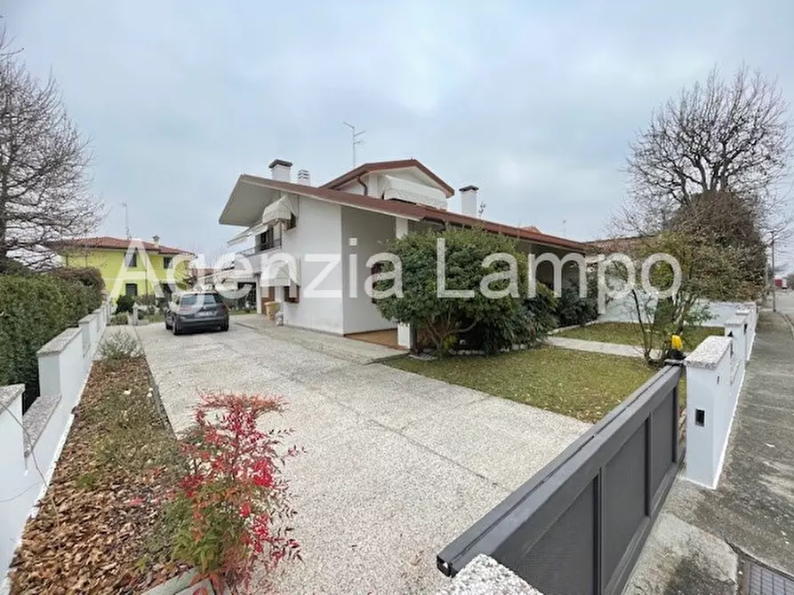 Immagine 1 di Casa indipendente in vendita  in Via Nicolò Paganini a Fossalta Di Portogruaro