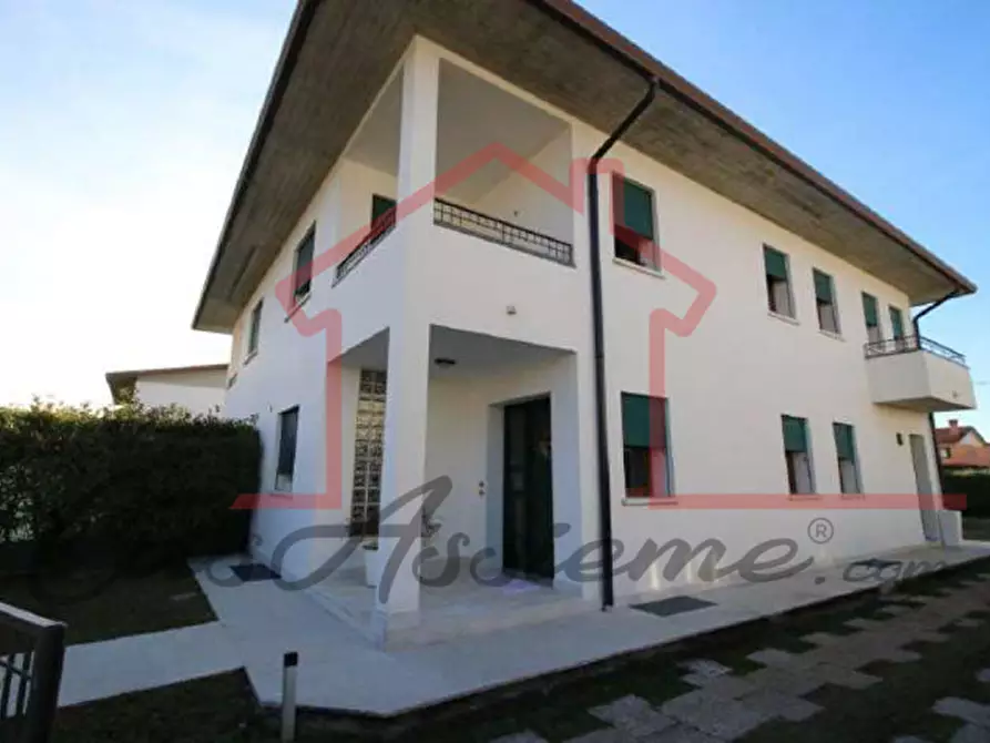 Immagine 2 di Casa bifamiliare in vendita  in Via Giuseppe Verdi a Cassola