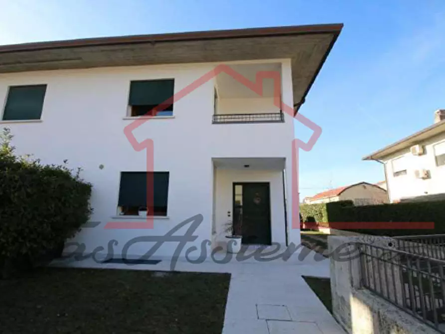 Immagine 3 di Casa bifamiliare in vendita  in Via Giuseppe Verdi a Cassola