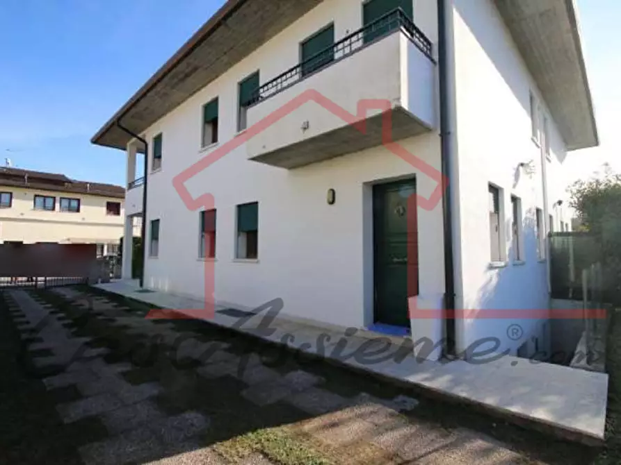 Immagine 4 di Casa bifamiliare in vendita  in Via Giuseppe Verdi a Cassola