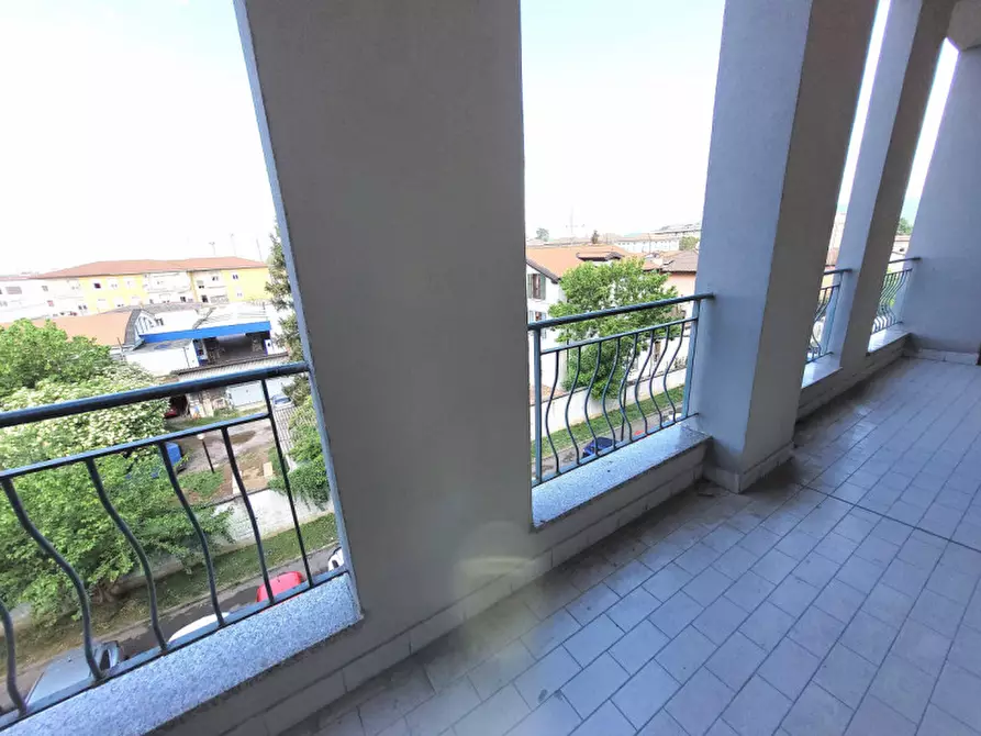 Immagine 6 di Appartamento in vendita  in Via della Presolana 44 a Brescia