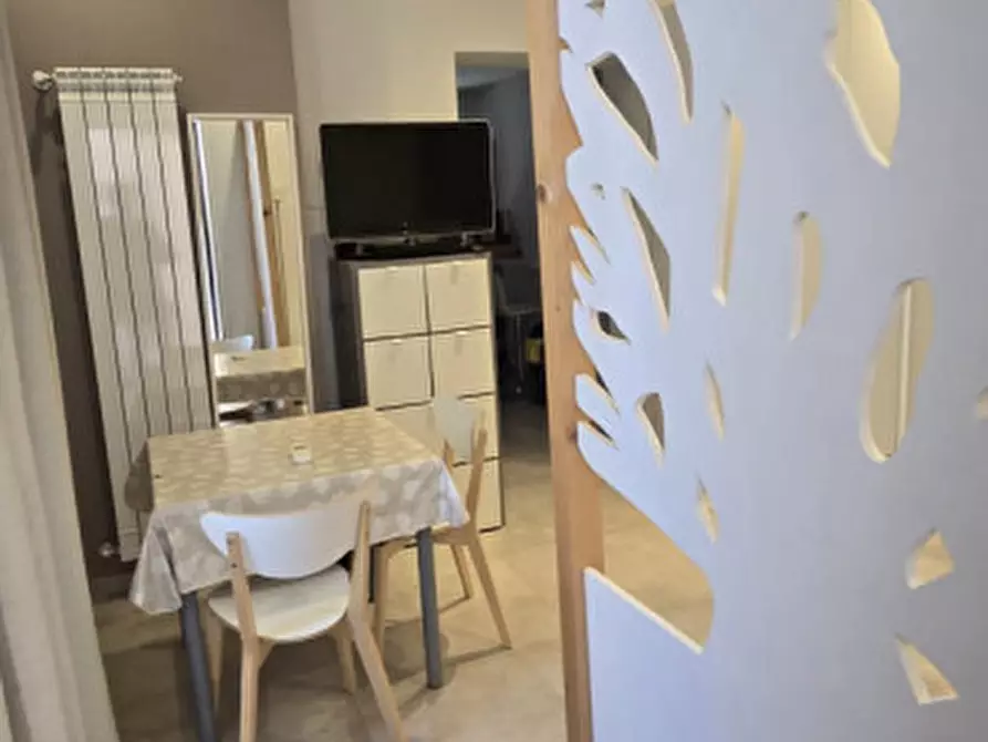 Immagine 1 di Appartamento in affitto  in via della chiesa santa croce 36 a Napoli