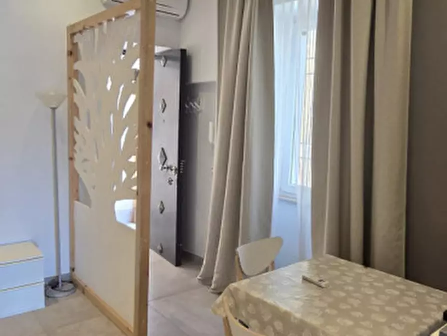 Immagine 7 di Appartamento in affitto  in via della chiesa santa croce 36 a Napoli