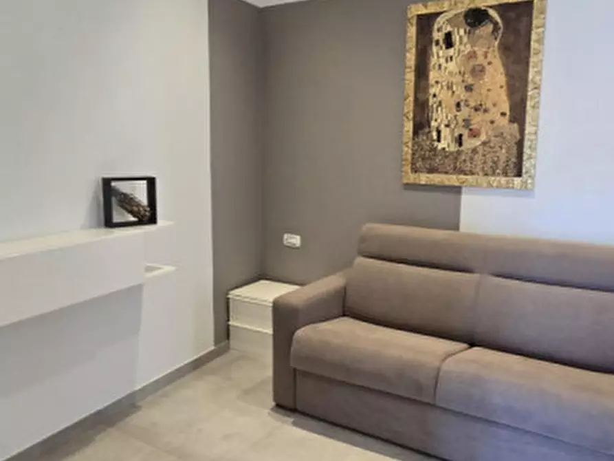 Immagine 8 di Appartamento in affitto  in via della chiesa santa croce 36 a Napoli