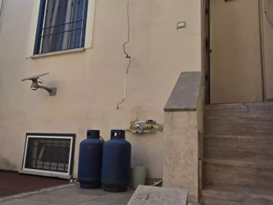 Immagine 10 di Appartamento in affitto  in via della chiesa santa croce 36 a Napoli