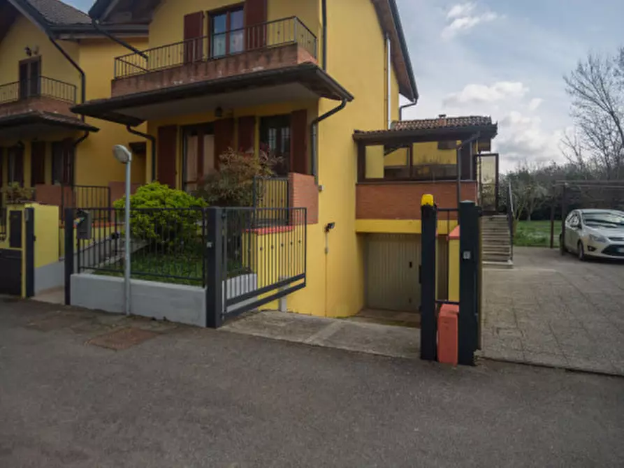 Immagine 2 di Villetta a schiera in vendita  in Via Caravaggio, 10 a Calvenzano