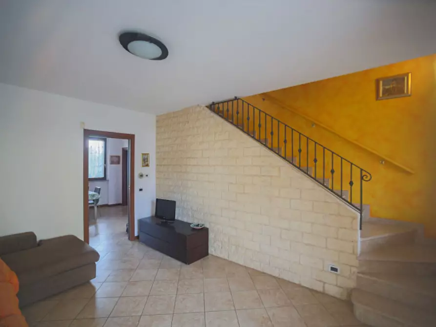 Immagine 8 di Villetta a schiera in vendita  in Via Caravaggio, 10 a Calvenzano