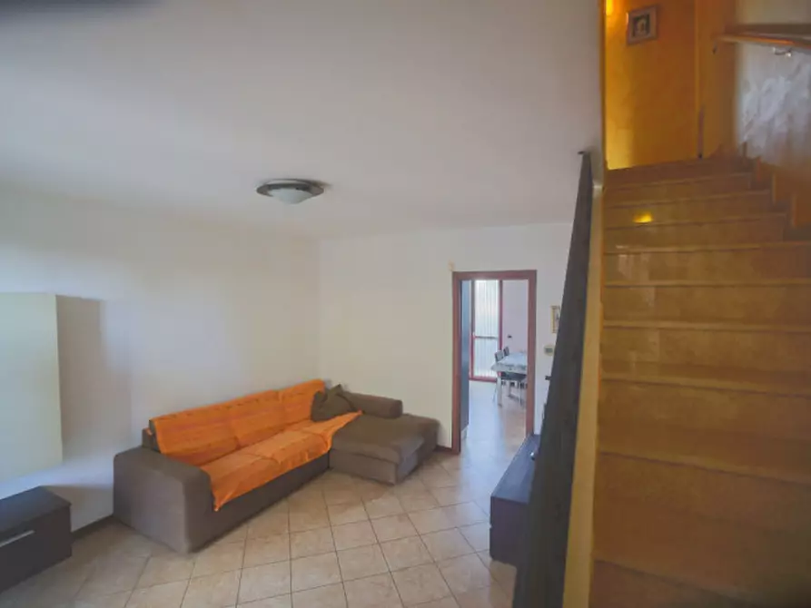 Immagine 9 di Villetta a schiera in vendita  in Via Caravaggio, 10 a Calvenzano