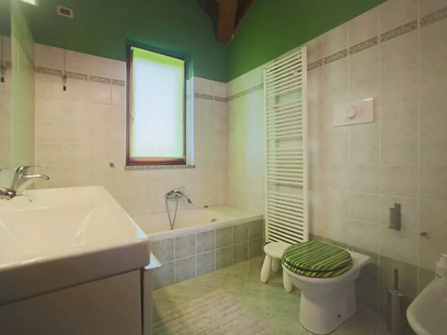 Immagine 10 di Villetta a schiera in vendita  in Via Caravaggio, 10 a Calvenzano