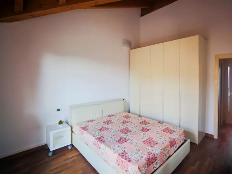 Immagine 14 di Villetta a schiera in vendita  in Via Caravaggio, 10 a Calvenzano