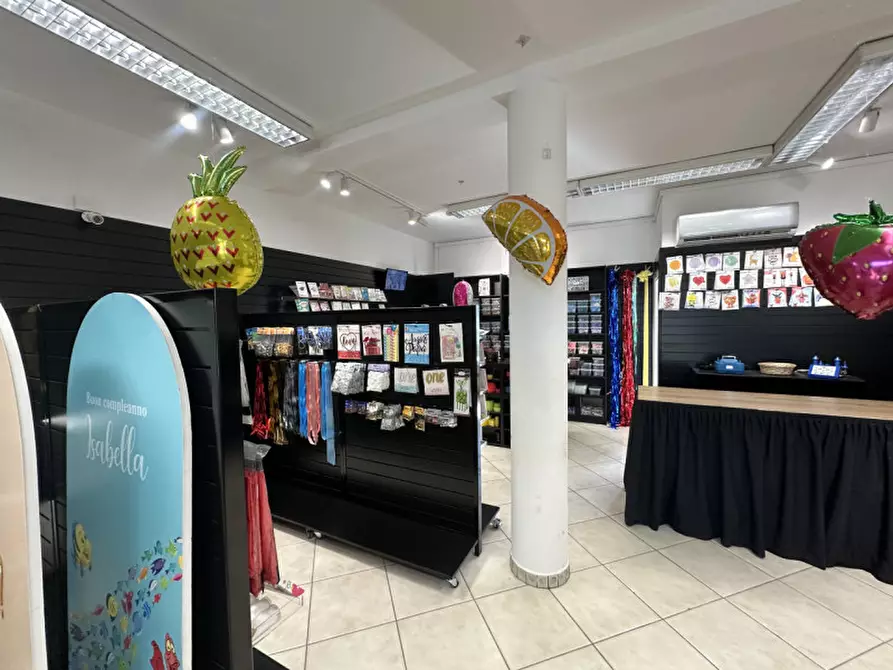 Immagine 5 di Attività commerciale in vendita  in Viale Giuseppe Mazzini 93 a Cesenatico