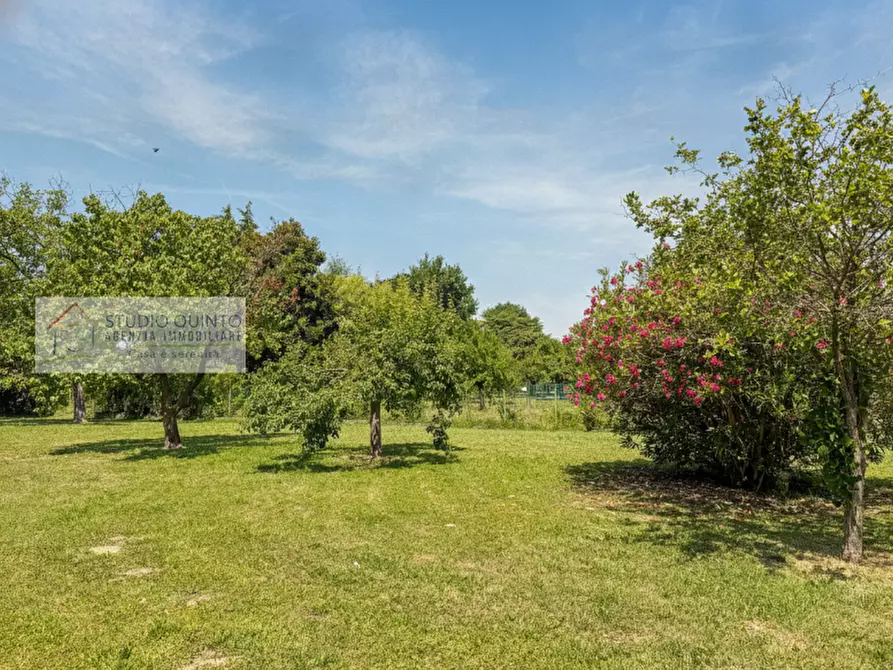 Immagine 8 di Villa in vendita  a Treviso