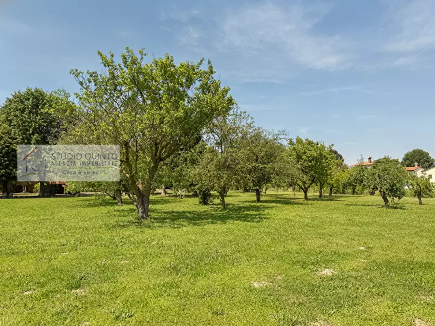 Immagine 10 di Villa in vendita  a Treviso