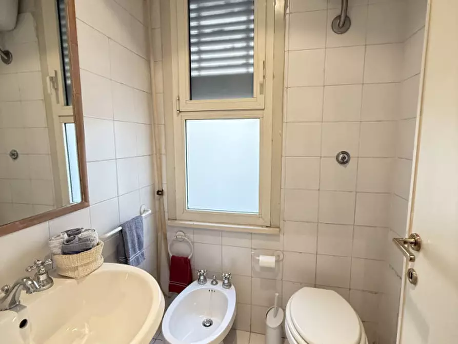 Immagine 8 di Appartamento in vendita  in Via Foglia a Roma