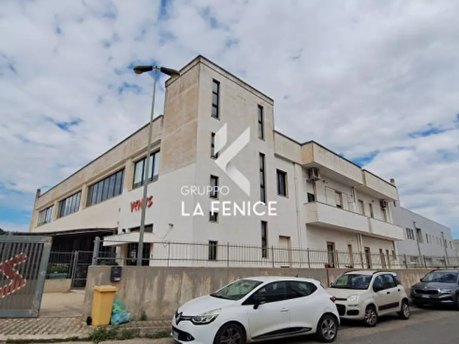 Immagine 2 di Capannone industriale in vendita  in via degli scalpellini a Locorotondo
