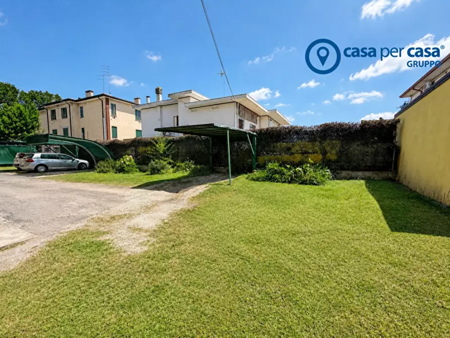 Immagine 23 di Appartamento in vendita  in Via Cordella 2 a Adria