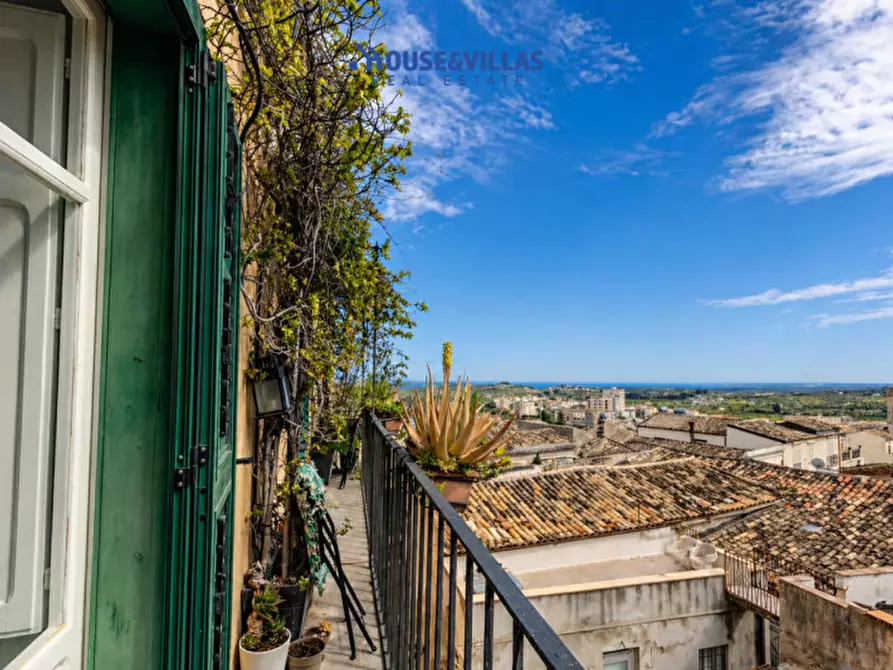 Immagine 1 di Casa indipendente in vendita  in via cavour noto a Noto