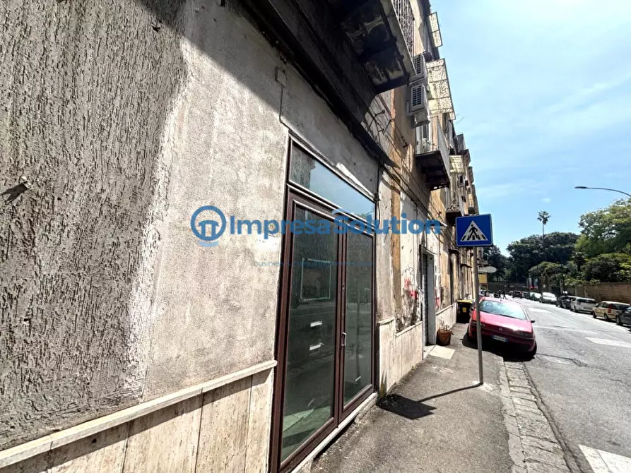 Immagine 2 di Negozio in affitto  in Via Nuova San Rocco a Napoli