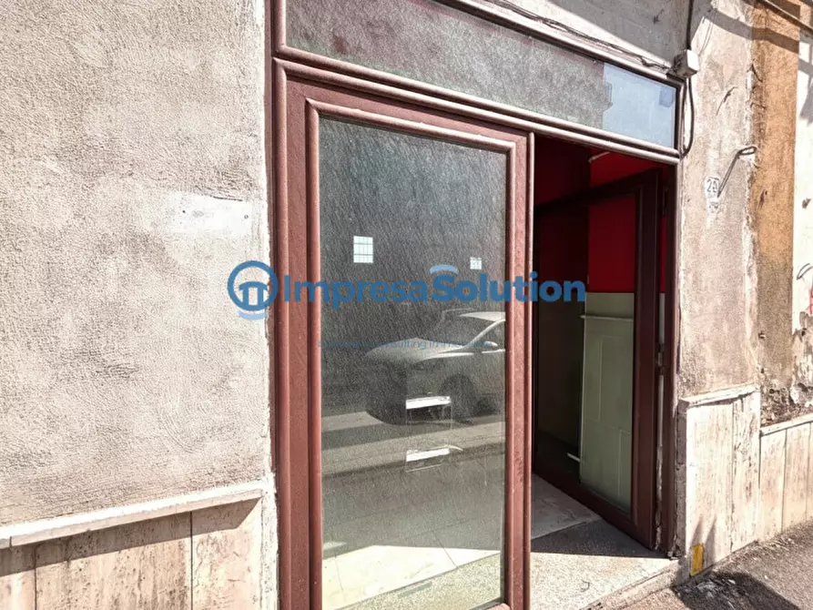 Immagine 3 di Negozio in affitto  in Via Nuova San Rocco a Napoli