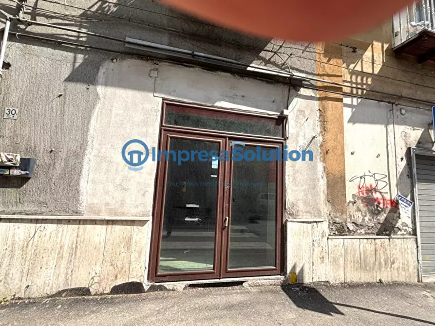 Immagine 4 di Negozio in affitto  in Via Nuova San Rocco a Napoli