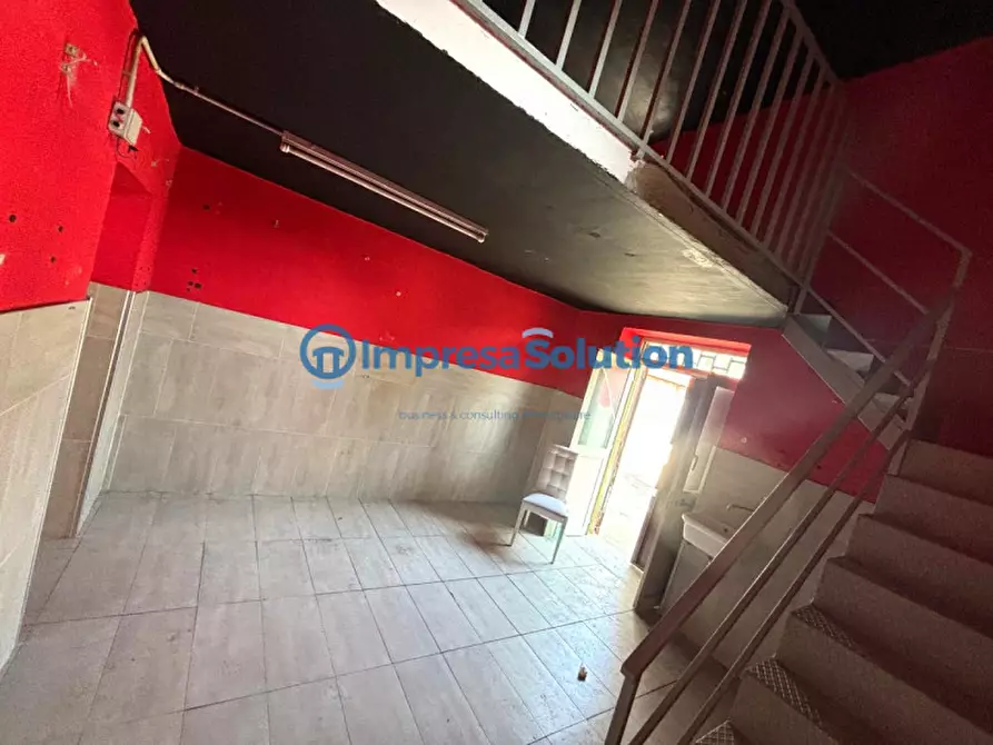 Immagine 15 di Negozio in affitto  in Via Nuova San Rocco a Napoli