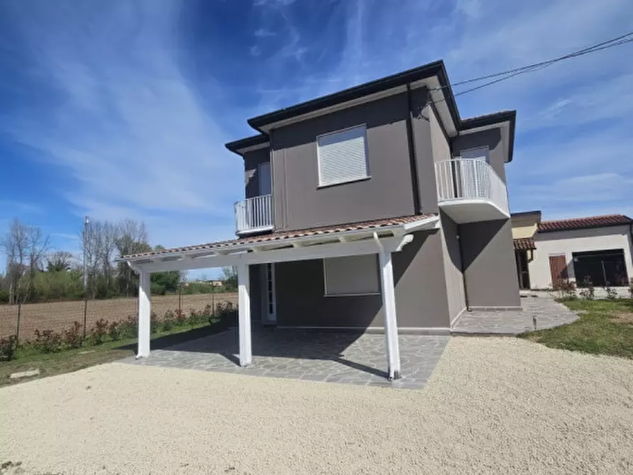 Immagine 4 di Casa bifamiliare in affitto  a Rovigo