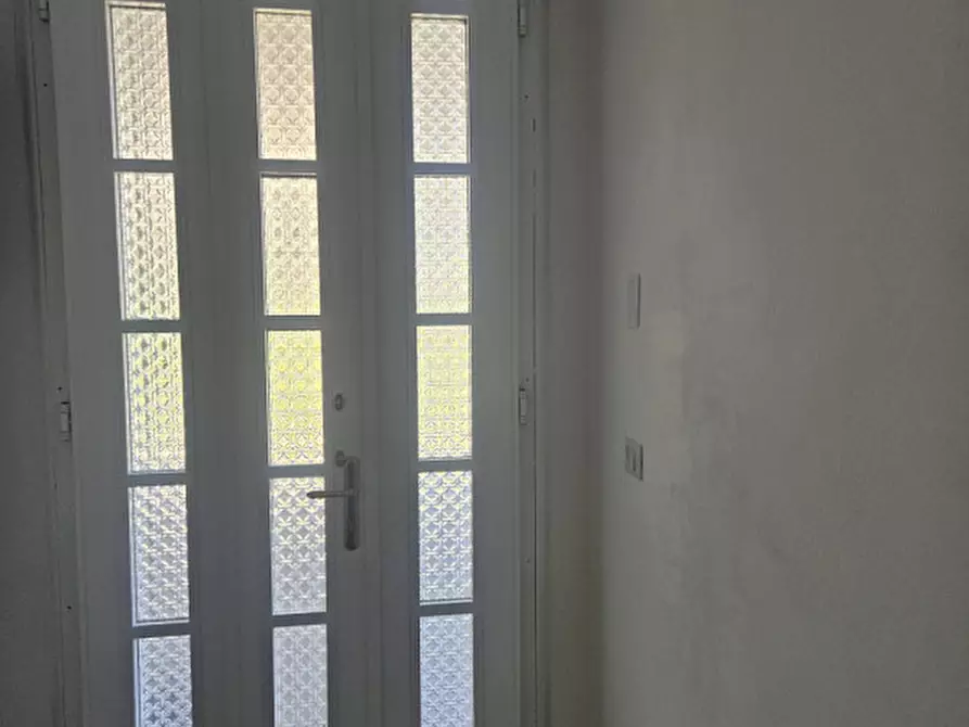 Immagine 8 di Casa bifamiliare in affitto  a Rovigo