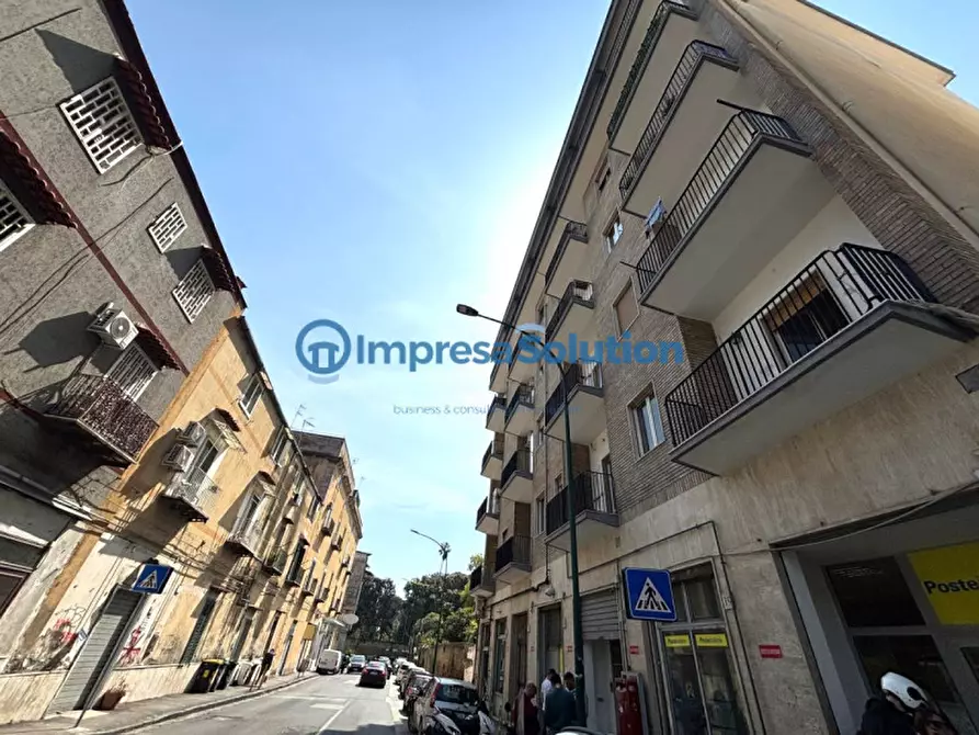 Immagine 2 di Negozio in affitto  in Via Nuova San Rocco a Napoli