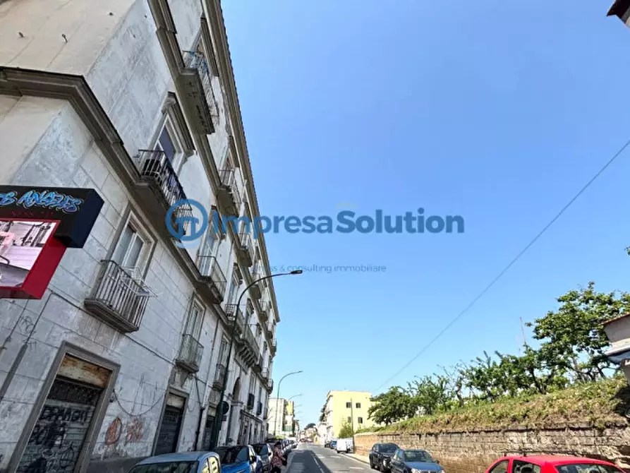 Immagine 5 di Negozio in affitto  in Via Nuova San Rocco a Napoli