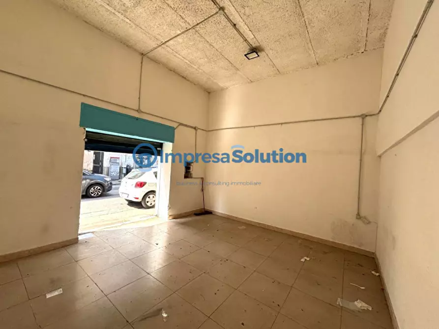 Immagine 6 di Negozio in affitto  in Via Nuova San Rocco a Napoli