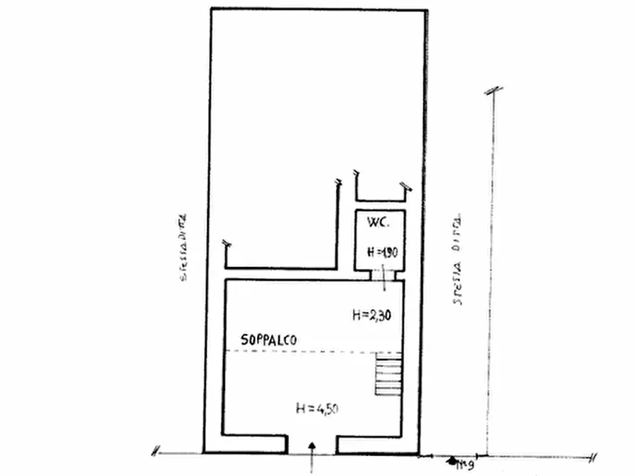 Immagine 14 di Negozio in affitto  in Via Nuova San Rocco a Napoli