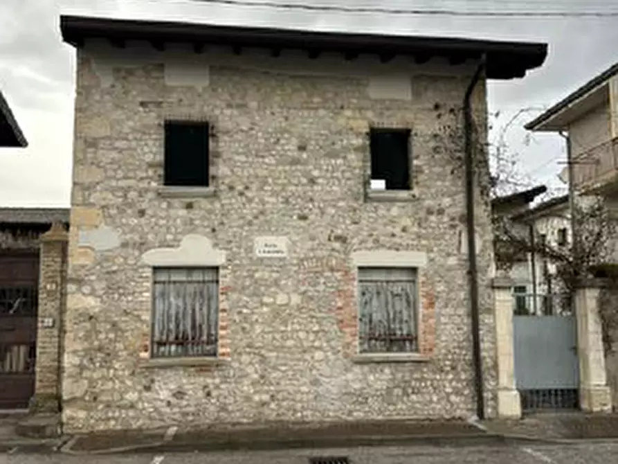 Immagine 1 di Magazzino in vendita  in Piazza regina Margherita, 3 a Spilimbergo