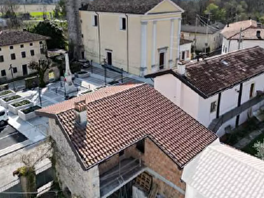 Immagine 3 di Magazzino in vendita  in Piazza regina Margherita, 3 a Spilimbergo