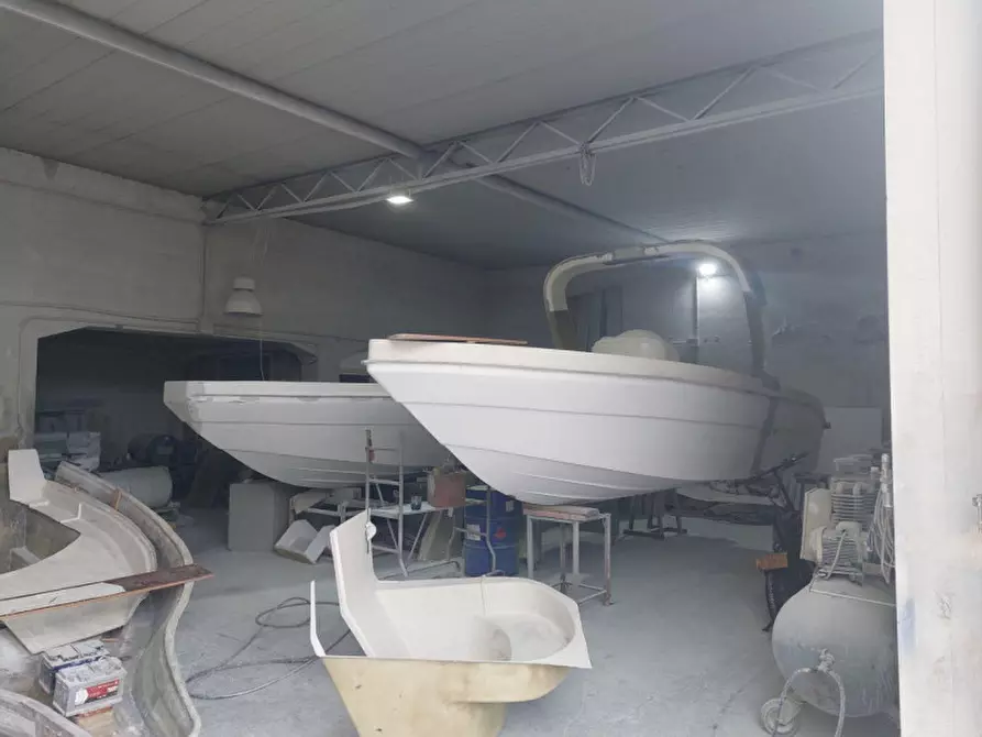 Immagine 2 di Capannone industriale in vendita  in SP58, 98043 Valdina ME, Italia a Valdina