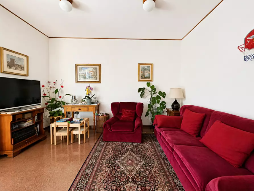 Immagine 2 di Appartamento in vendita  a Senigallia