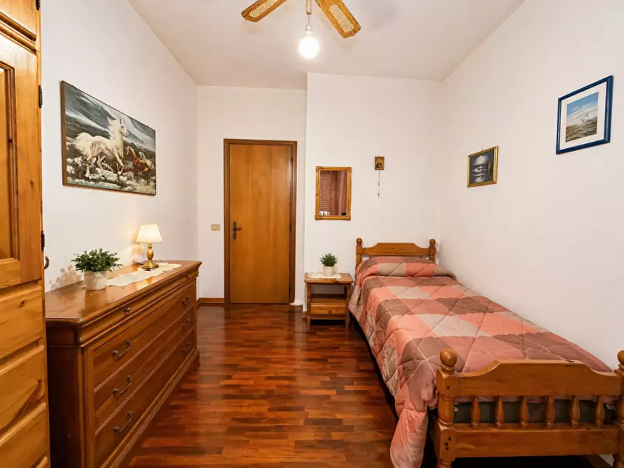 Immagine 24 di Appartamento in vendita  a Senigallia