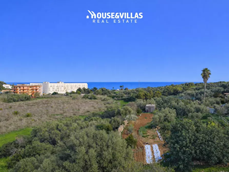 Immagine 2 di Villa in vendita  in contrada eloro a Noto
