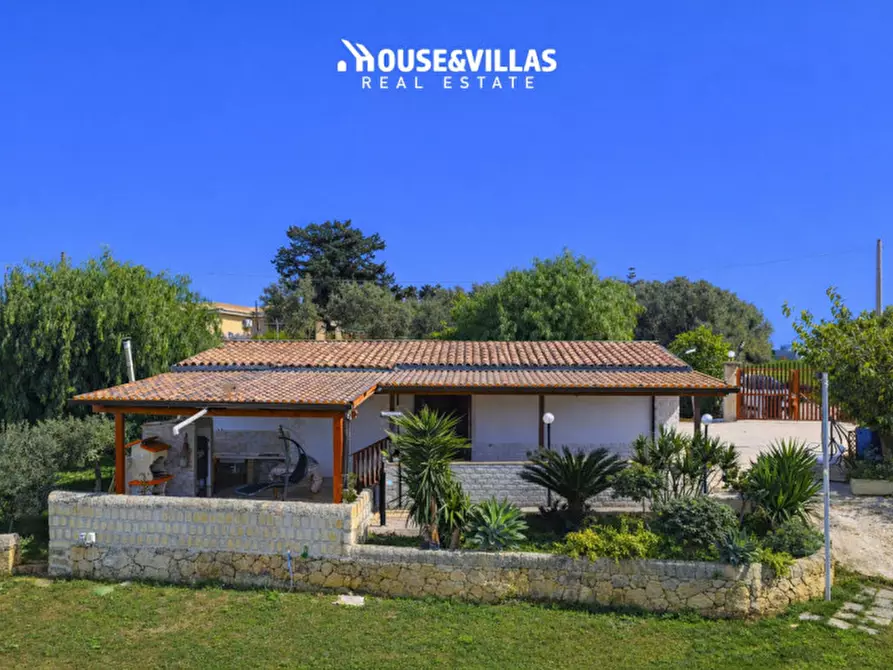Immagine 4 di Villa in vendita  in contrada eloro a Noto