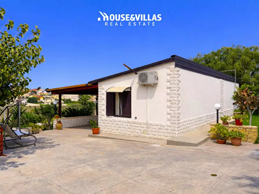 Immagine 9 di Villa in vendita  in contrada eloro a Noto
