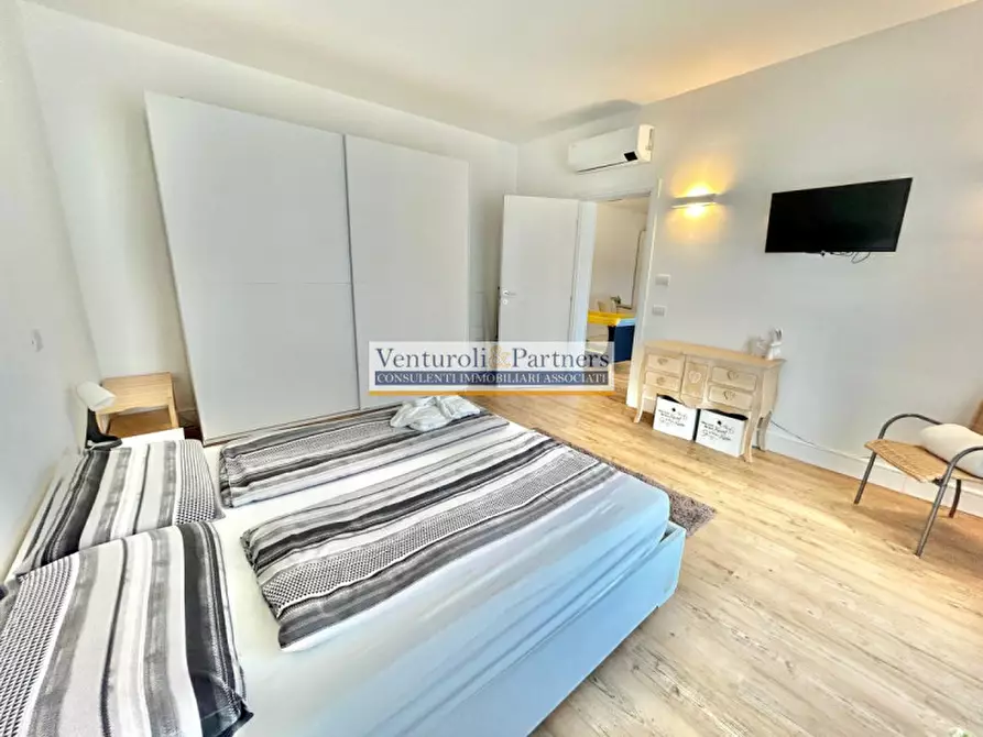 Immagine 7 di Appartamento in vendita  in Via degli Olivi a Moniga Del Garda
