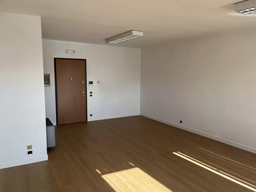 Immagine 2 di Ufficio in vendita  in Via Giacomo Matteotti a Noale