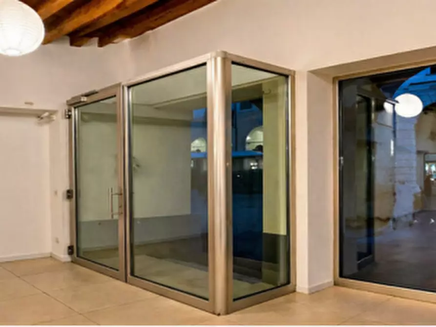 Immagine 3 di Negozio in affitto  in Contra' Pescherie Vecchie a Vicenza